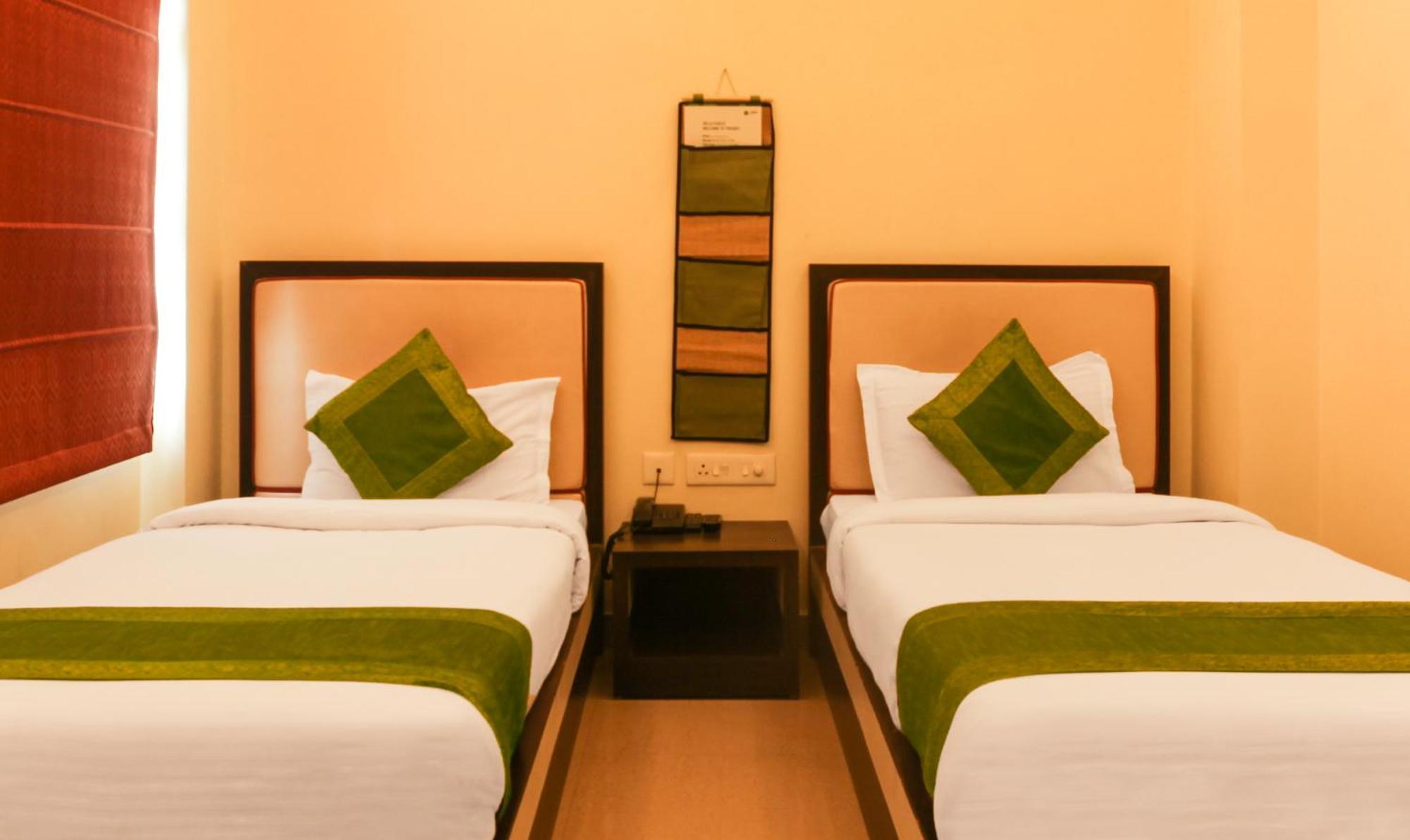 Hotel Janki International 3 Km From Kashi Vishwanath Temple Free Pickup From Railway Station Varanasi Exterior foto