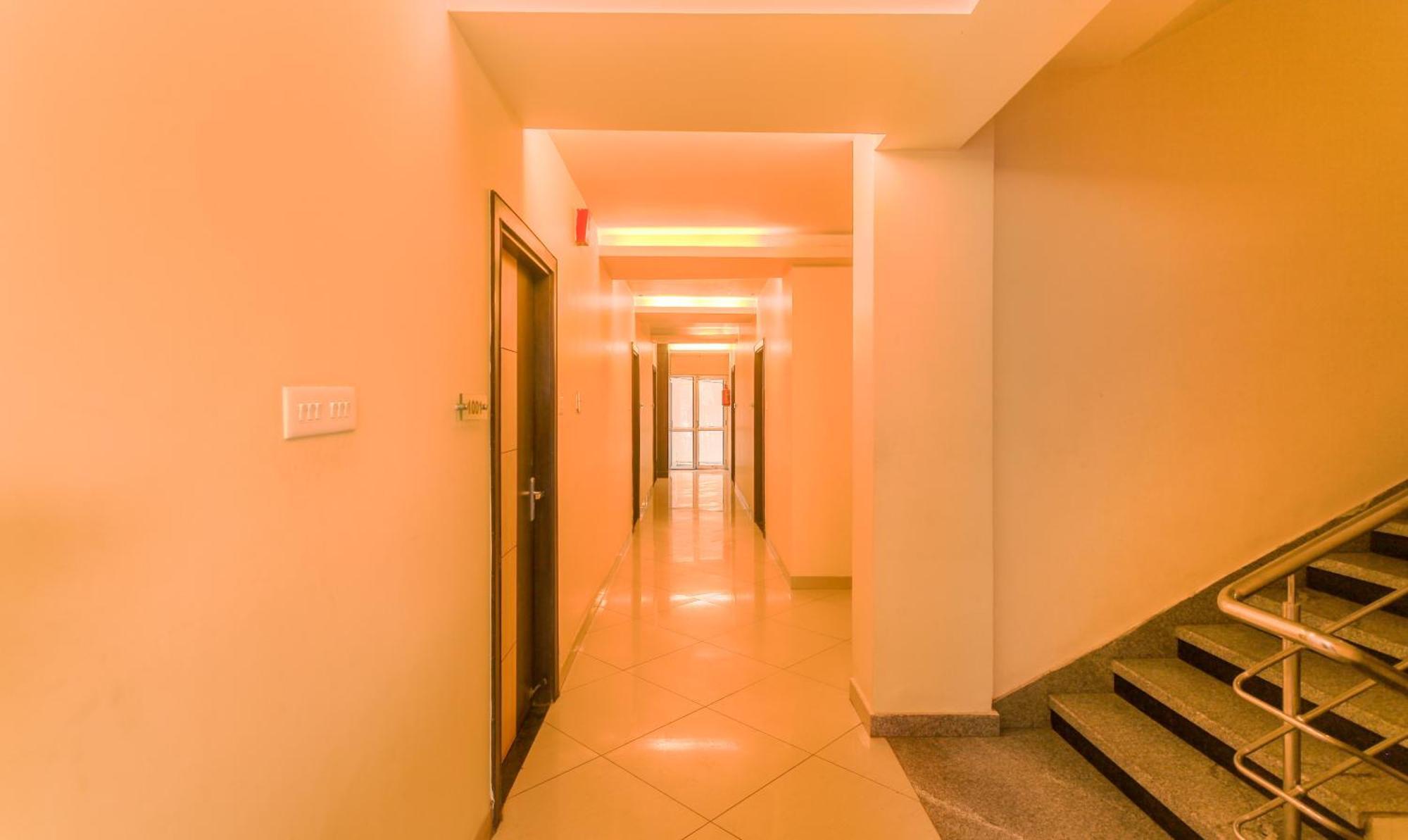 Hotel Janki International 3 Km From Kashi Vishwanath Temple Free Pickup From Railway Station Varanasi Exterior foto