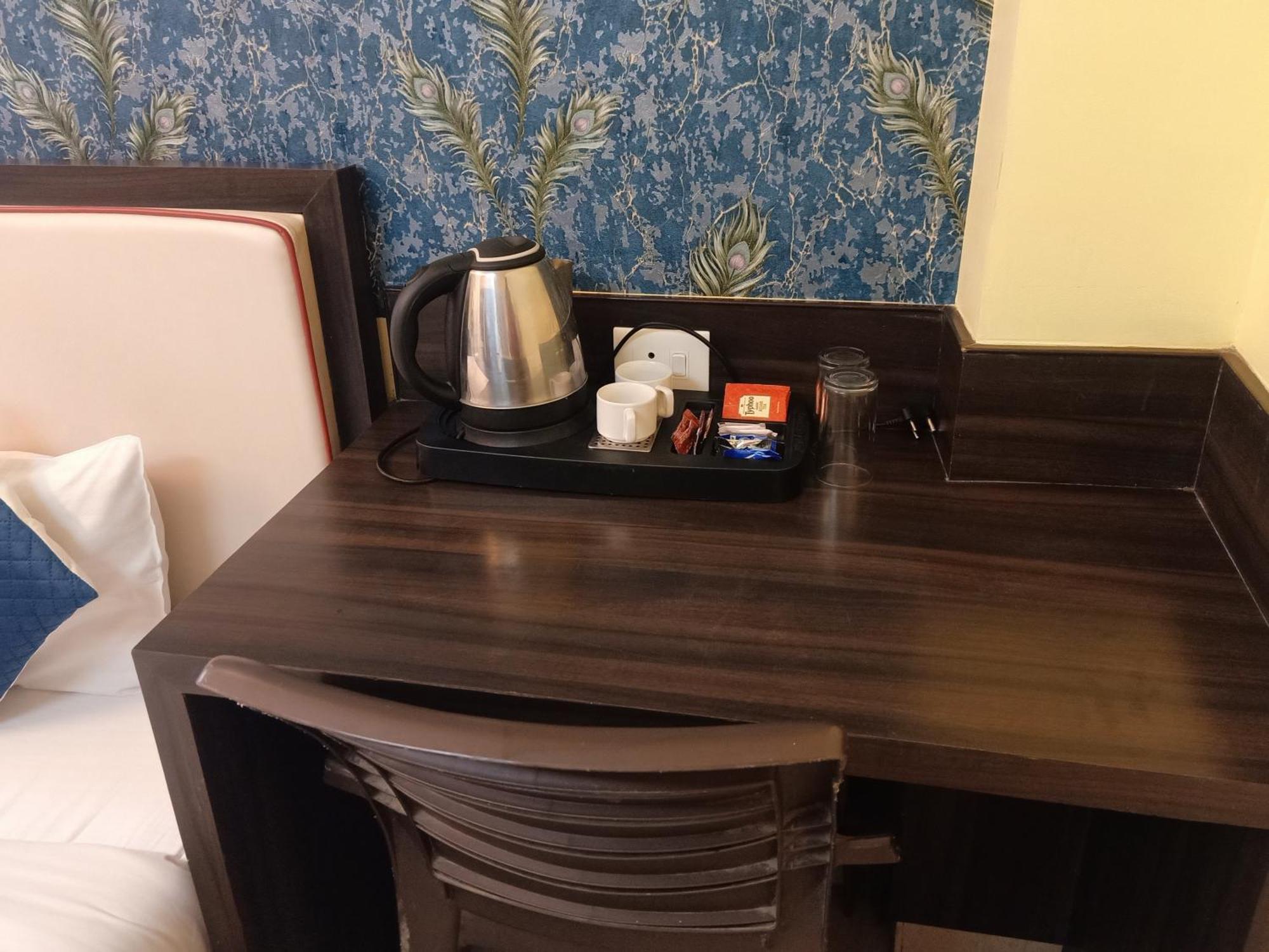 Hotel Janki International 3 Km From Kashi Vishwanath Temple Free Pickup From Railway Station Varanasi Exterior foto