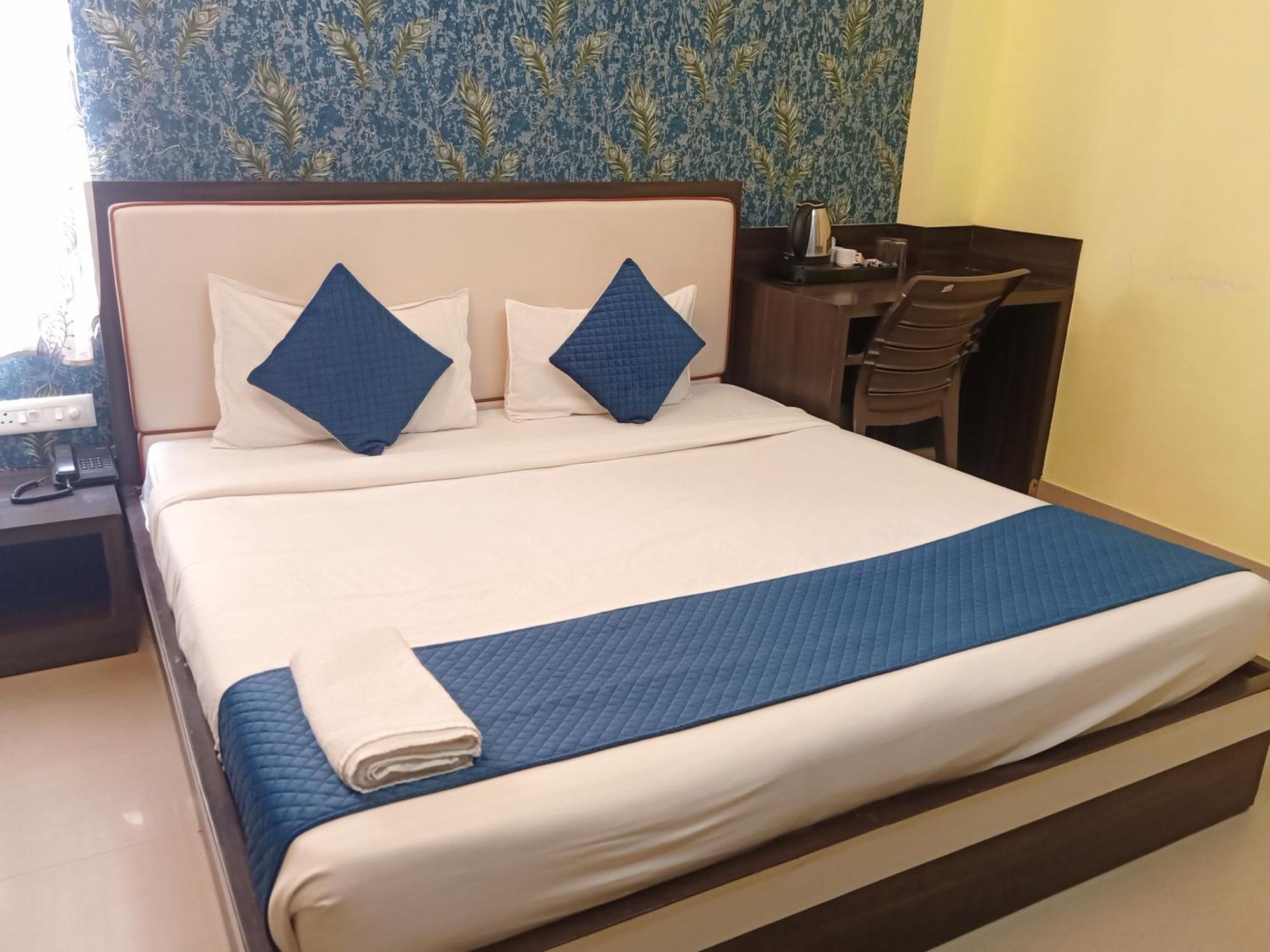 Hotel Janki International 3 Km From Kashi Vishwanath Temple Free Pickup From Railway Station Varanasi Exterior foto
